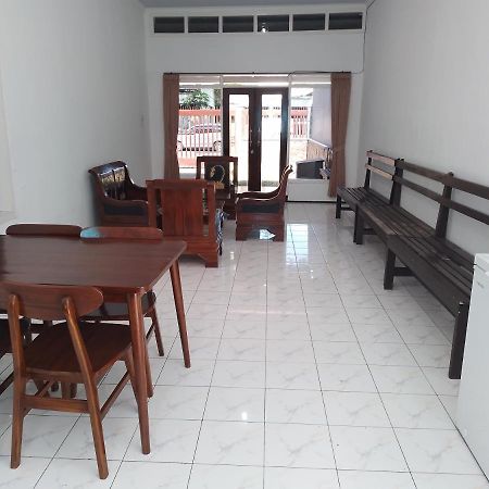 Welirang 20B Homestay - Max 2 Orang Per Kamar マラン エクステリア 写真