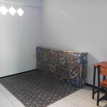 Welirang 20B Homestay - Max 2 Orang Per Kamar マラン エクステリア 写真