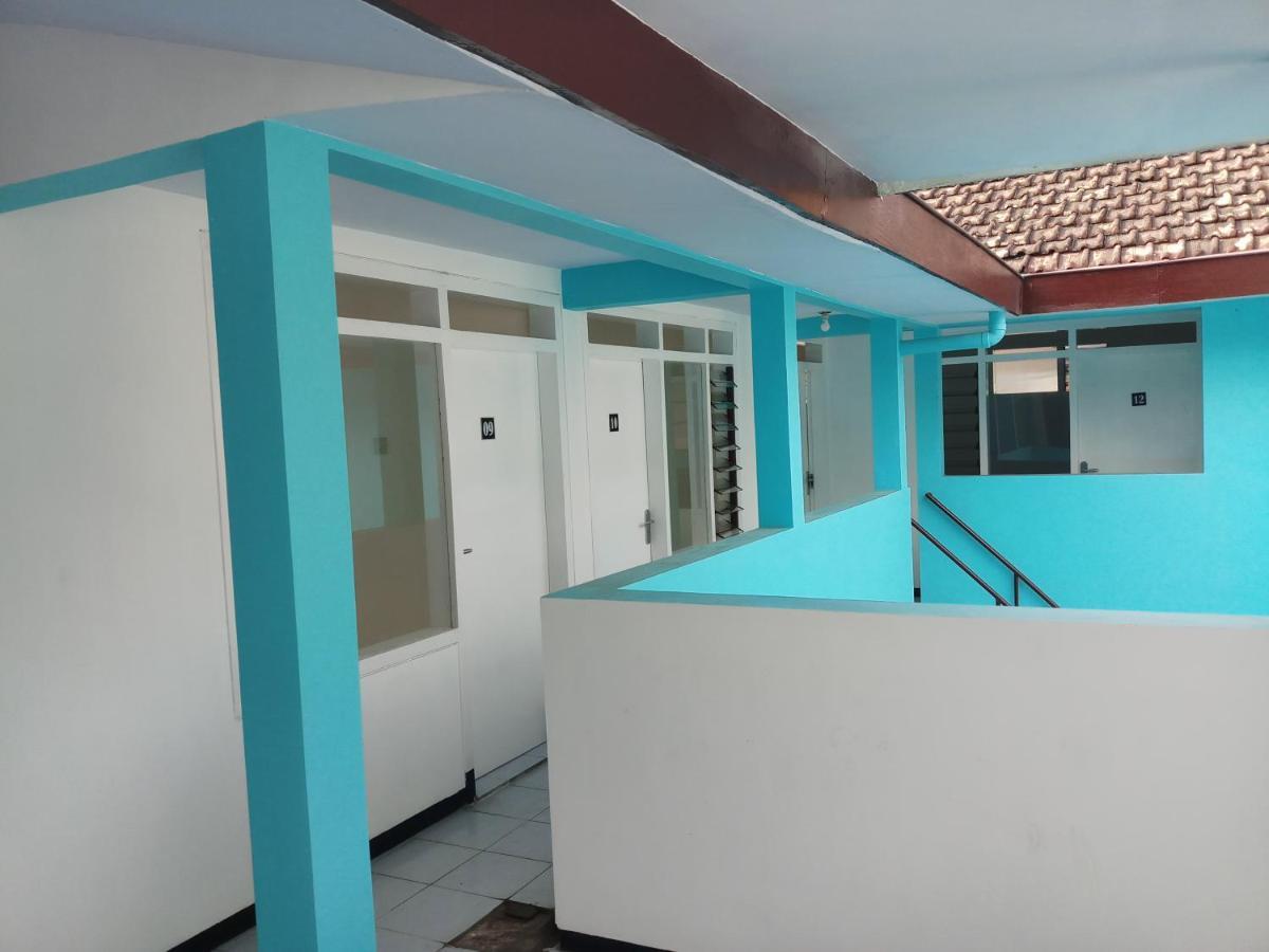 Welirang 20B Homestay - Max 2 Orang Per Kamar マラン エクステリア 写真