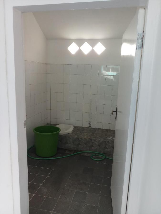 Welirang 20B Homestay - Max 2 Orang Per Kamar マラン エクステリア 写真